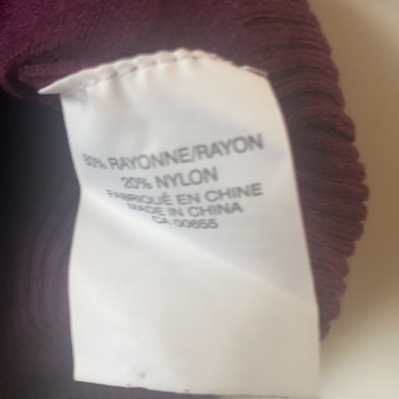 V-neck sweater - Picture 2 of 3